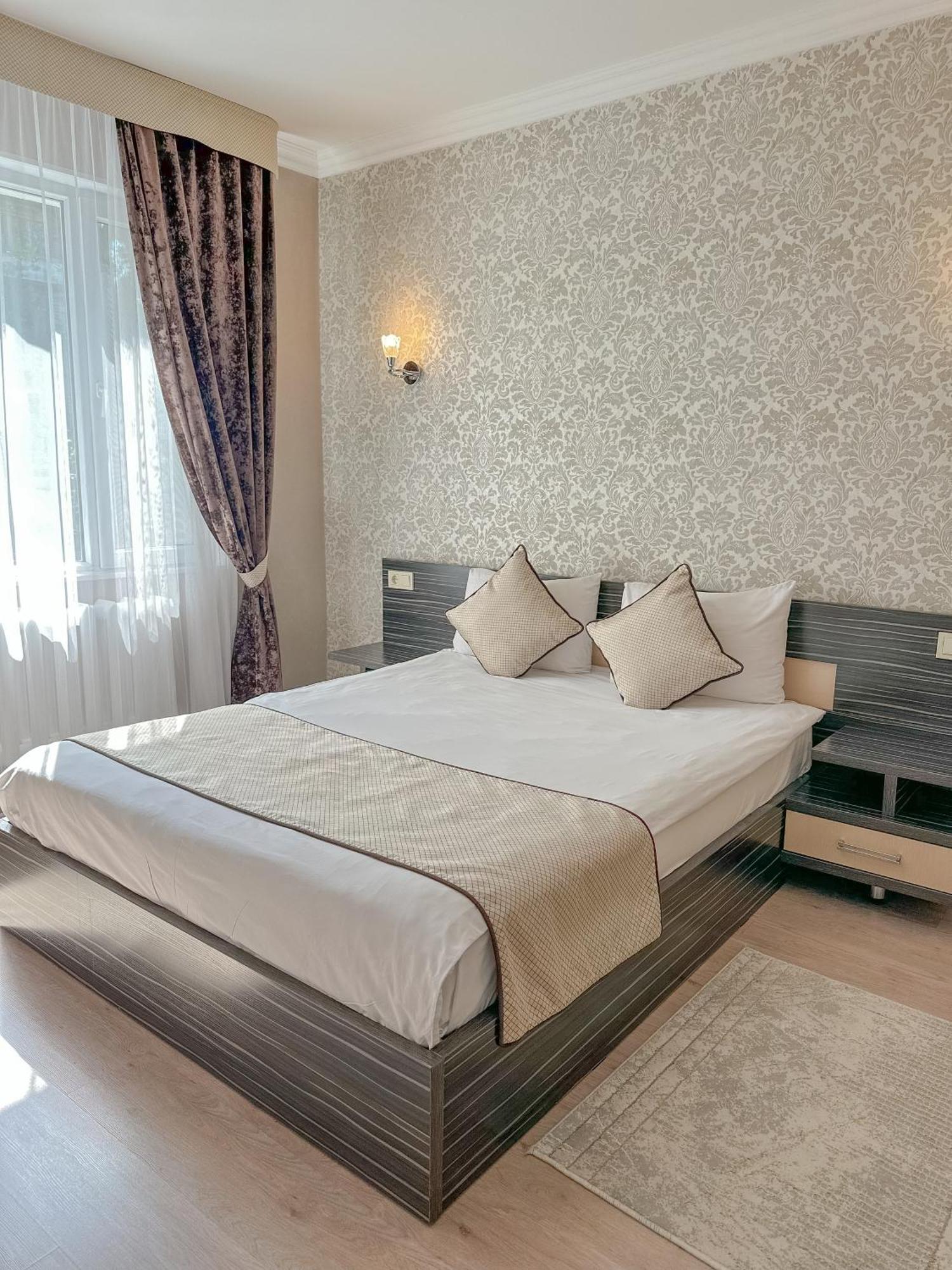 Resident Hotel Almaty Luaran gambar